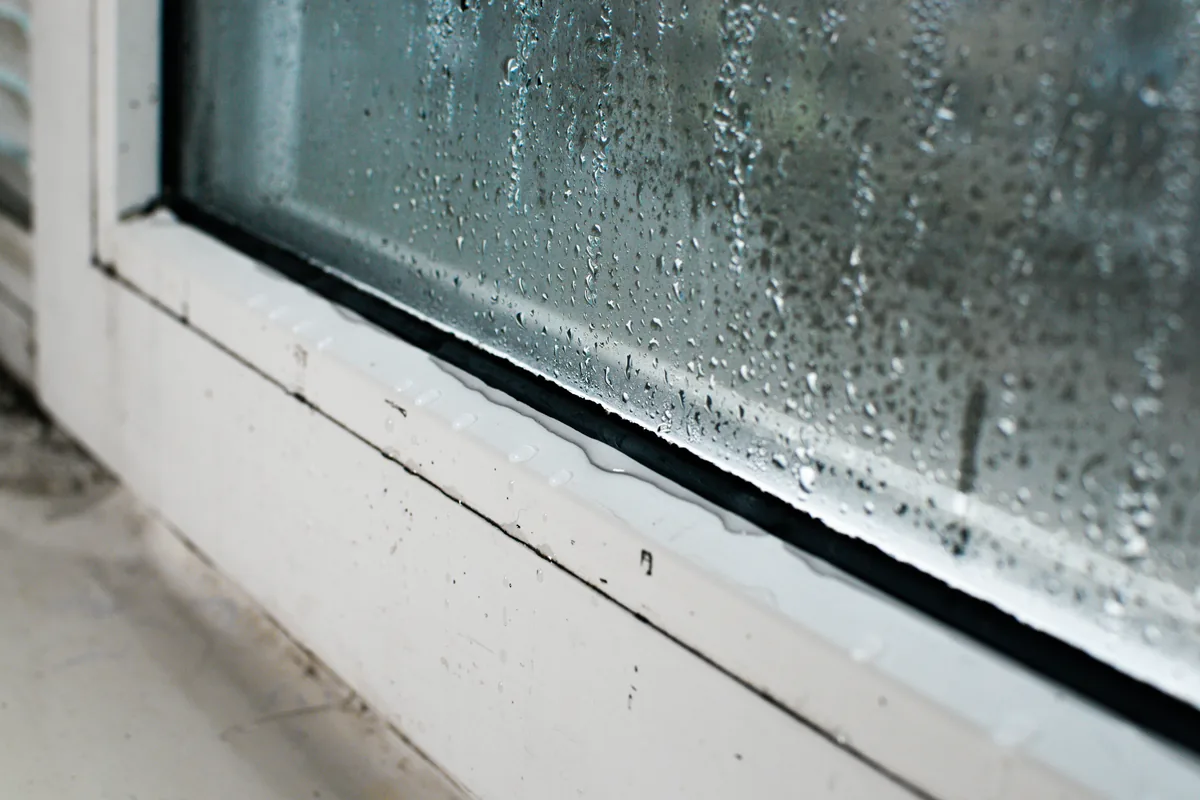 does homeowners insurance cover leaking windows